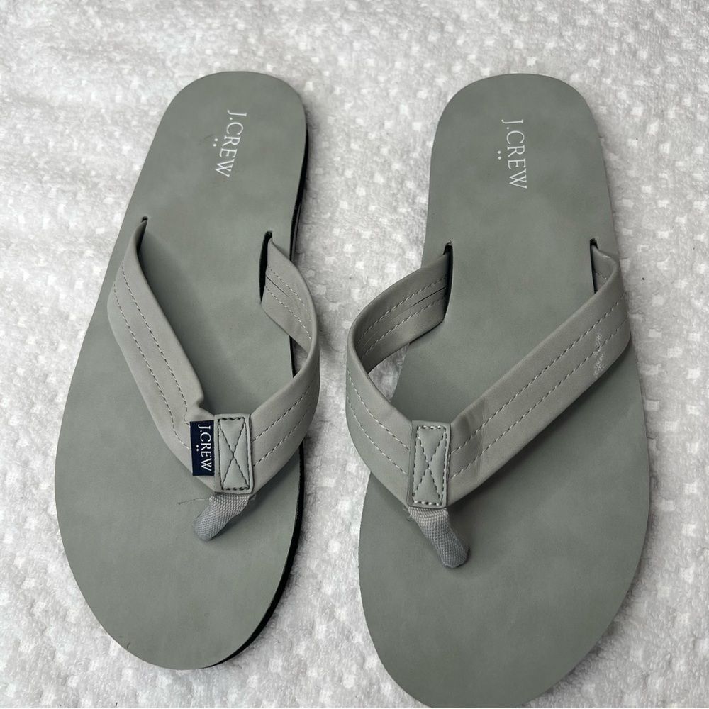 ! NWOT . J. Crew Gray Flip Flops Sandals Men's